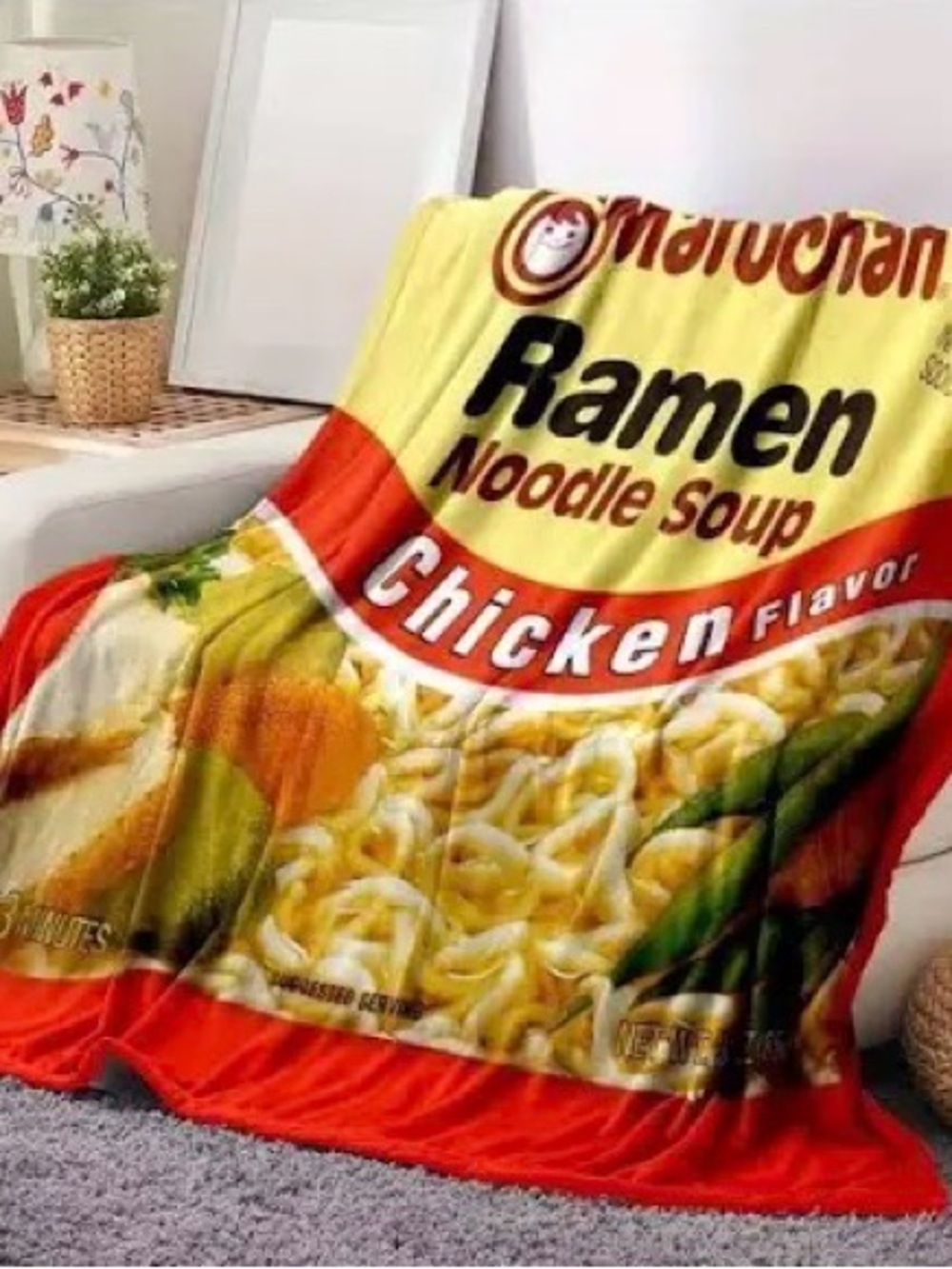 SHEIN Novelty Ramen Print Blanket in Red and Yellow